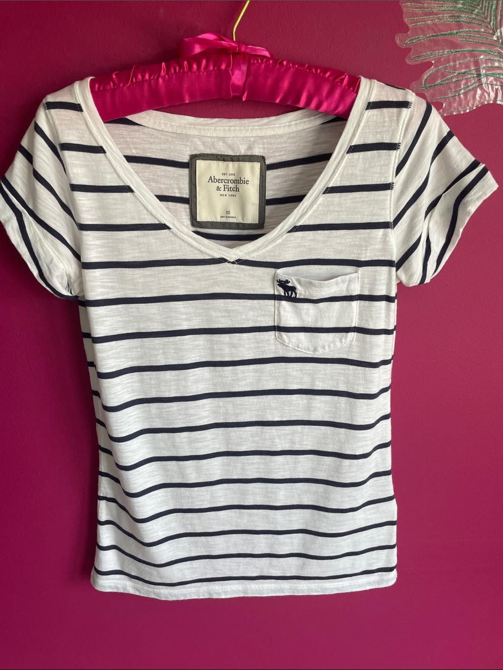 Abercrombie & Fitch White Tee with Navy Stripes and Pocket
